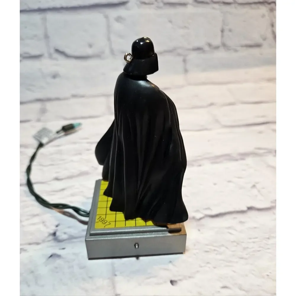 1997 Hallmark Star Wars Darth Vader Magic Light Voice Ornament QXI7531 Box VTG